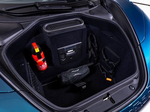 Used 2025 McLaren 750S Spider image 25