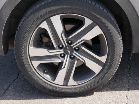 Certified 2022 Kia Sorento EX image 5