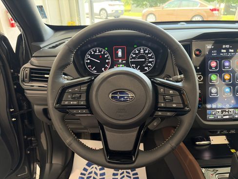Used 2025 Subaru Forester Touring AWD/4WD image 39