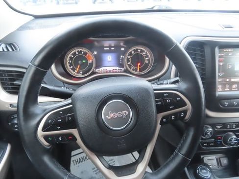 Used 2018 Jeep Cherokee Limited w/ Technology Group image 35