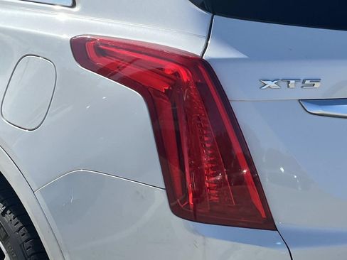 Used 2017 Cadillac XT5 Luxury FWD image 10