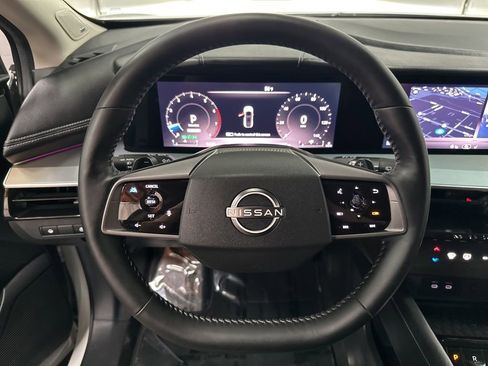 Used 2025 Nissan Murano SL image 14