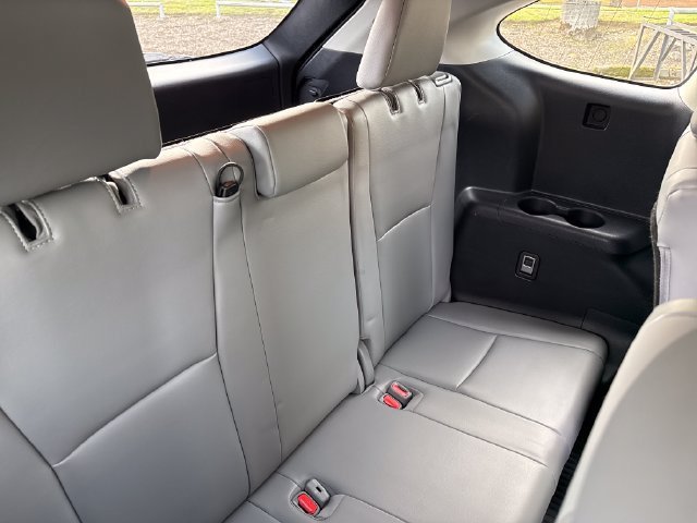 Used 2021 Toyota Highlander XLE AWD/4WD image 23