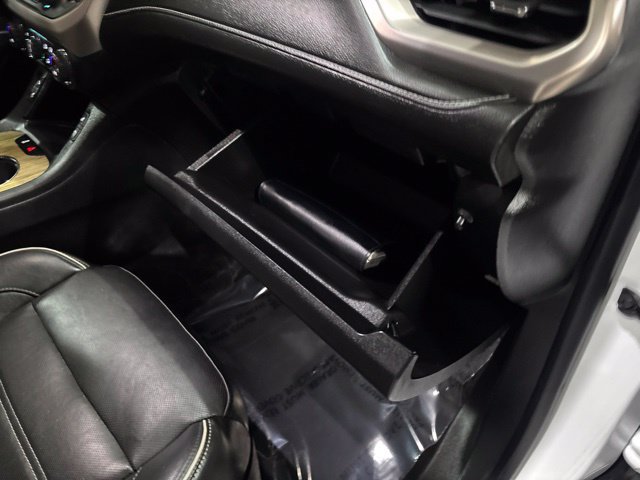 Used 2017 GMC Acadia Denali w/ Technology Package AWD/4WD image 44