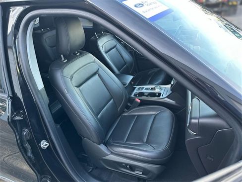 Certified 2021 Ford Explorer XLT w/ Equipment Group 202A image 27