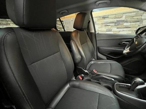 Used 2019 Chevrolet Trax LT w/ Driver Confidence Package AWD/4WD image 17