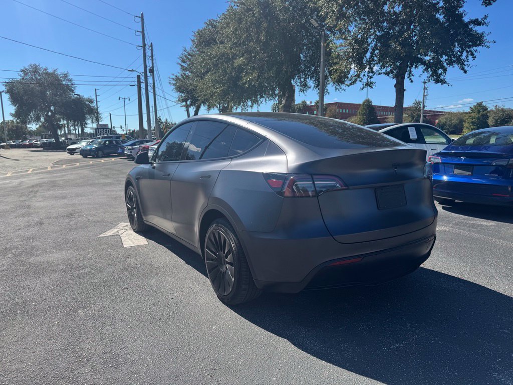 Used 2024 Tesla Model Y Long Range AWD/4WD image 3