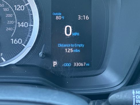 Used 2021 Toyota Corolla LE image 22