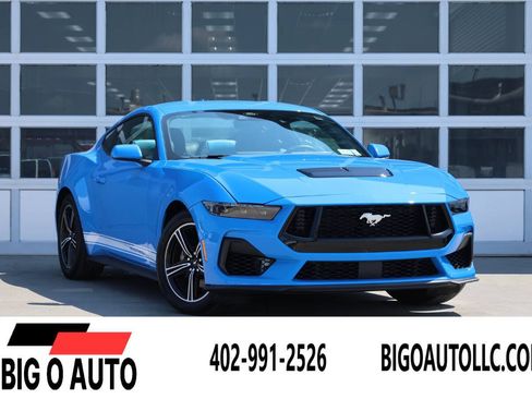 Used 2025 Ford Mustang Coupe RWD image 1
