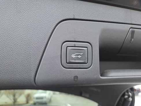 Used 2023 Buick Envision Avenir image 18