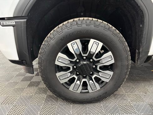 New 2025 GMC Sierra 2500 Denali w/ Denali Reserve Package image 16