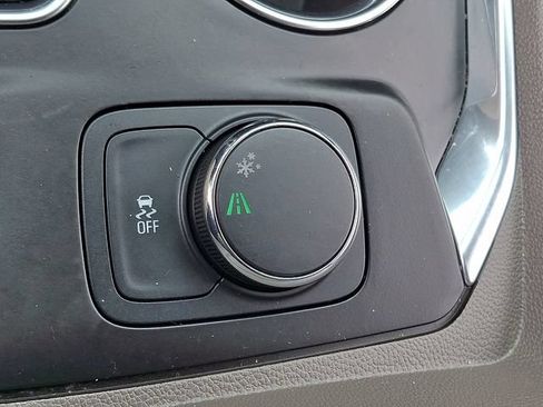 Used 2018 Chevrolet Traverse LT FWD image 26