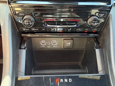 Used 2024 Jeep Grand Cherokee Laredo w/ Trailer Tow Package AWD/4WD image 14