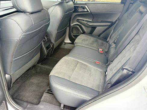 Used 2024 Mitsubishi Outlander Ralliart image 43