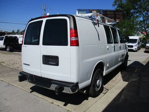 Used 2019 Chevrolet Express 2500 w/ Driver Convenience Package RWD image 6