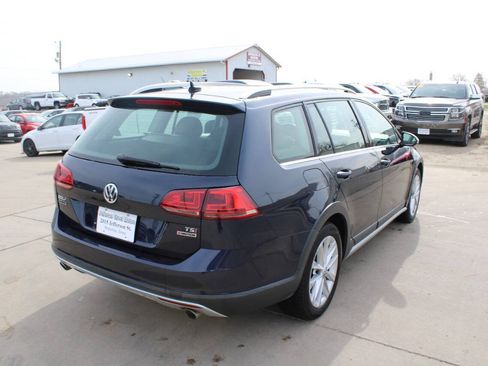 Used 2017 Volkswagen Golf Alltrack S AWD/4WD image 9