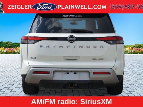 Used 2023 Nissan Pathfinder SL w/ SL Premium Package AWD/4WD image 4