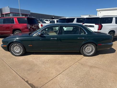 Used 2005 Jaguar XJ8 image 2