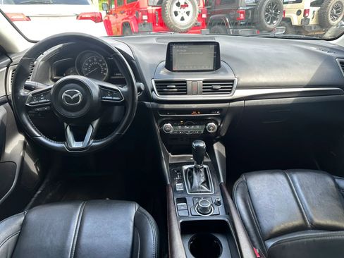 Used 2018 MAZDA MAZDA3 Touring FWD image 14