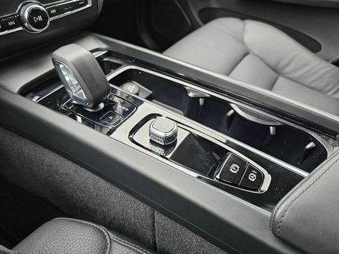 Certified 2025 Volvo XC60 B5 Plus w/ Protection Package Premier image 36