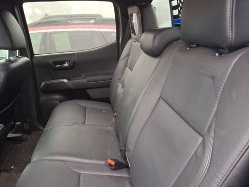 Used 2022 Toyota Tacoma TRD Off-Road w/ TRD Premium Off Road Package image 11