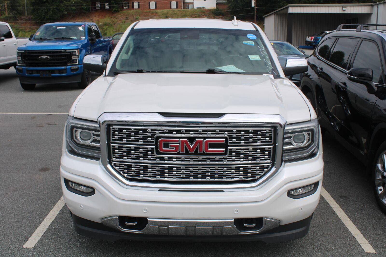 Used 2017 GMC Sierra 1500 Denali w/ Denali Ultimate Package AWD/4WD image 2