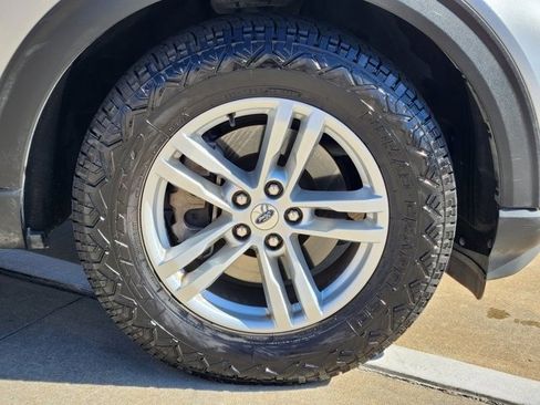 Used 2021 Ford Explorer XLT w/ Equipment Group 202A image 10