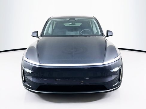 Used 2026 Tesla Model Y 2WD image 2