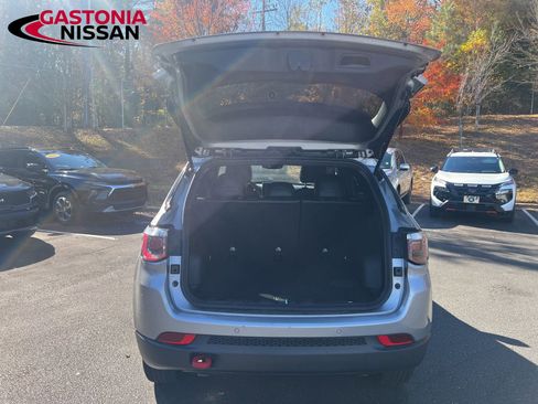 Used 2023 Jeep Compass Trailhawk image 30