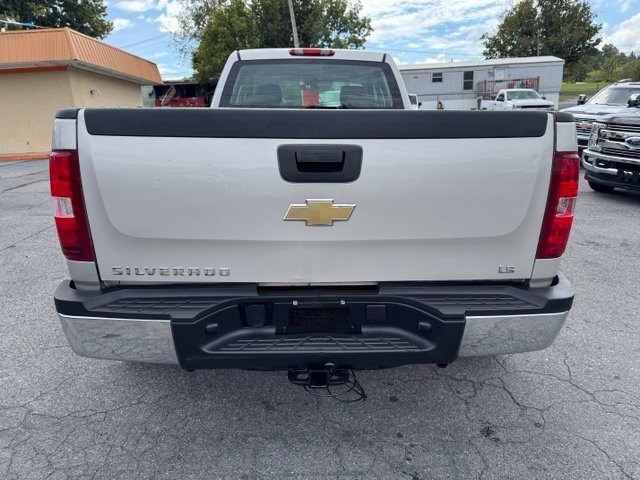 Used 2008 Chevrolet Silverado 3500 W/T AWD/4WD image 3