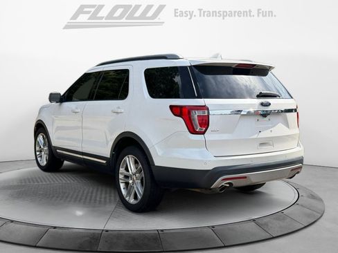 Used 2017 Ford Explorer XLT w/ Equipment Group 202A FWD image 6