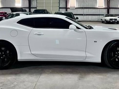 Used 2017 Chevrolet Camaro SS RWD image 2