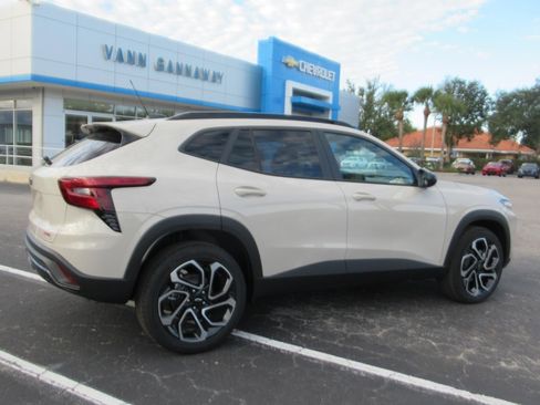 New 2026 Chevrolet Trax RS w/ Driver Confidence Package image 4