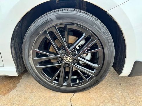 Used 2025 Toyota Camry Hybrid FWD image 16