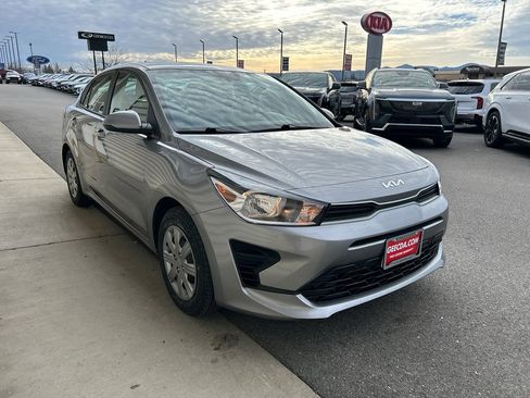 Used 2023 Kia Rio S image 3