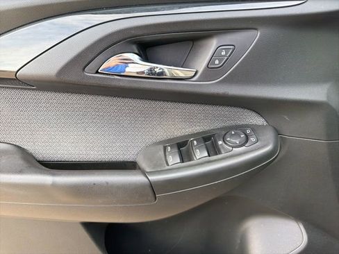Used 2021 Chevrolet TrailBlazer LS image 31