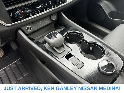 Certified 2023 Nissan Rogue SV w/ SV Premium B Package AWD/4WD image 10