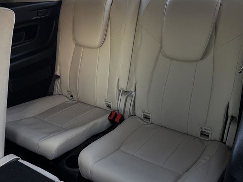 Used 2021 Mercedes-Benz GLB 250 4MATIC w/ Premium Package image 72