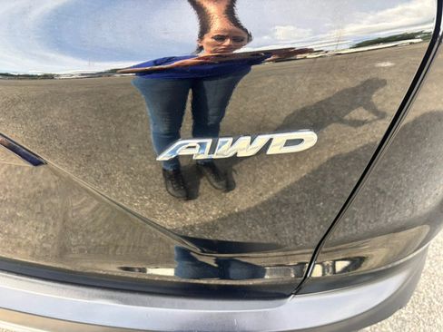 Used 2018 Honda CR-V EX-L image 9