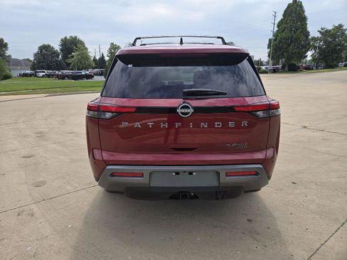 New 2026 Nissan Pathfinder Platinum AWD/4WD image 8