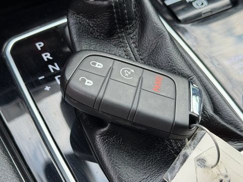 Used 2022 Jeep Compass Latitude AWD/4WD image 40