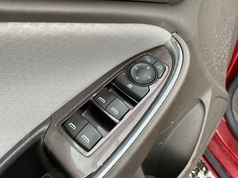 Used 2016 Chevrolet Malibu LT image 16