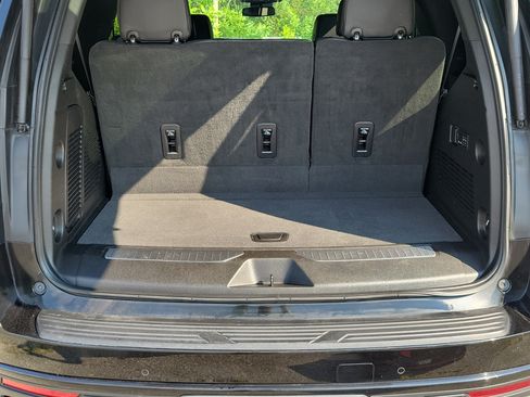 Used 2023 Chevrolet Tahoe RST w/ Sport Performance Package AWD/4WD image 18