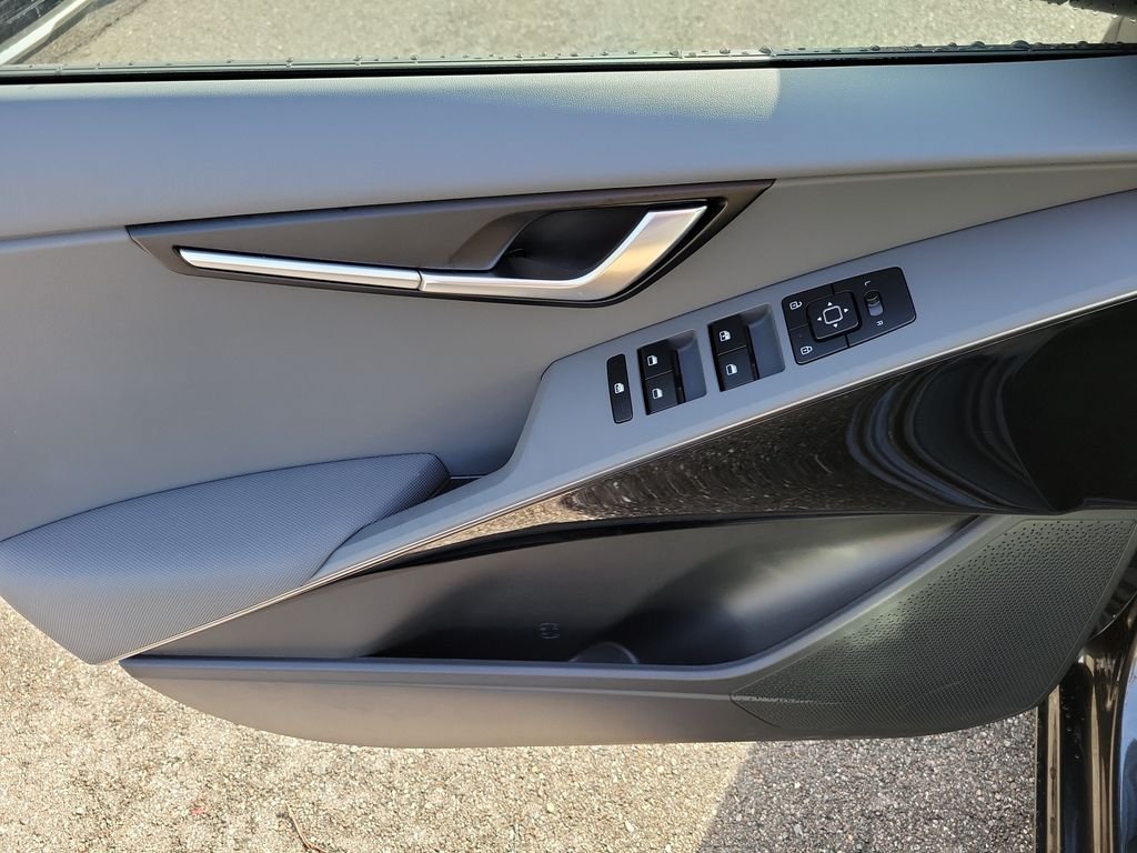 New 2026 Kia Niro EX FWD image 16