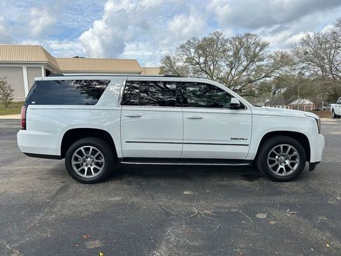 Used 2020 GMC Yukon XL Denali image 41