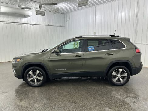 Used 2019 Jeep Cherokee Limited AWD/4WD image 23