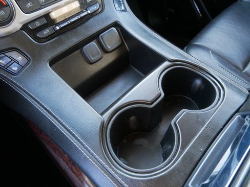 Used 2017 GMC Yukon SLT w/ HD Trailering Package image 30