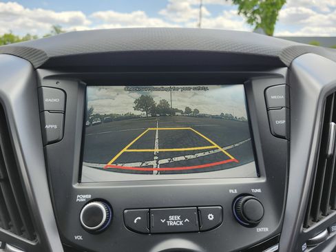 Used 2017 Hyundai Veloster Turbo FWD image 2