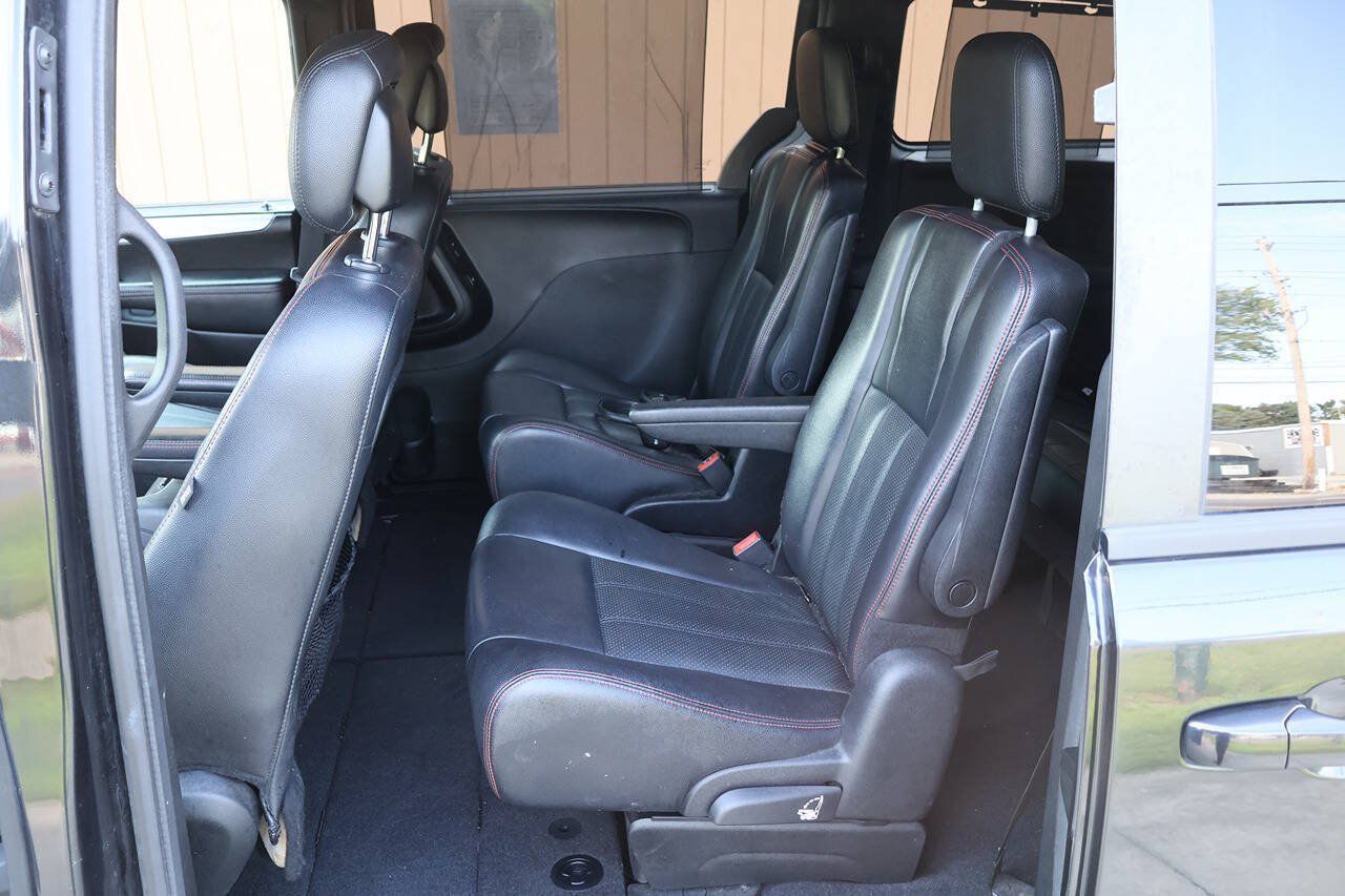 Used 2014 Dodge Grand Caravan R/T w/ Driver Convenience Group FWD image 12