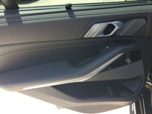 Used 2026 BMW X5 xDrive40i w/ Executive Package image 13